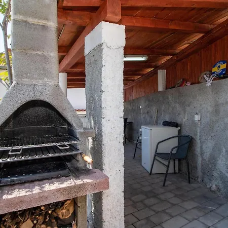 Lovely In With Kitchen Apartment *
