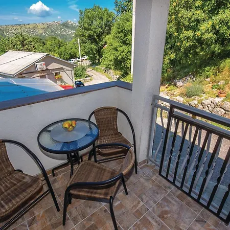 Lovely In With Kitchen Apartment